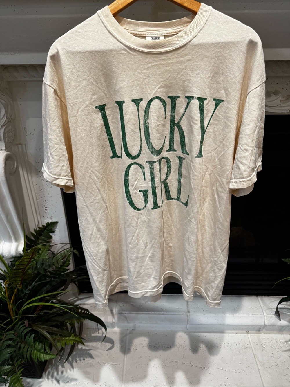 Comfort Colors 'Lucky Girl' Short Sleeve Tee in Cream with Green Print - Picture 1 of 4